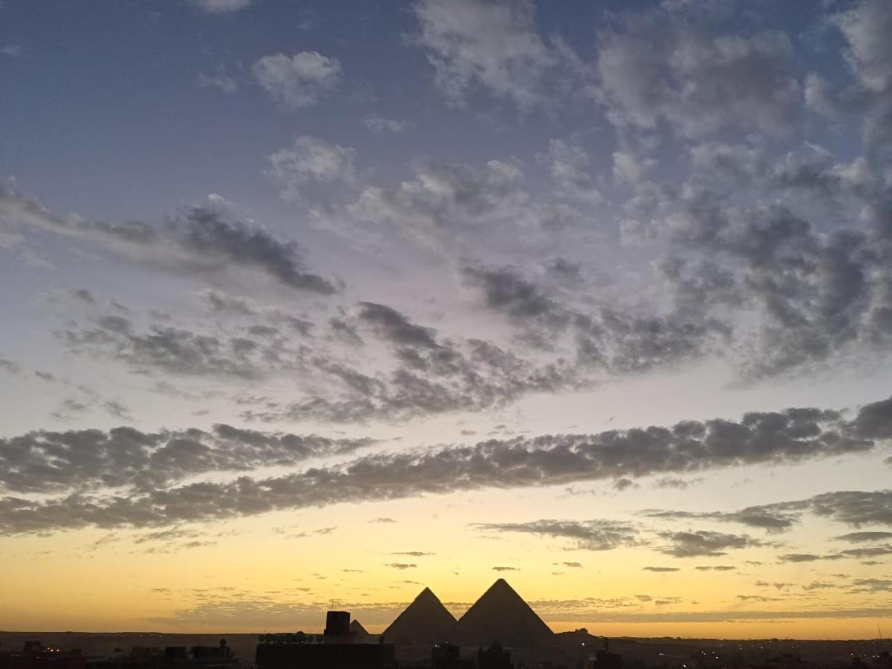 Отель Bedouin Pyramids View Kafrat al Jabal Экстерьер фото