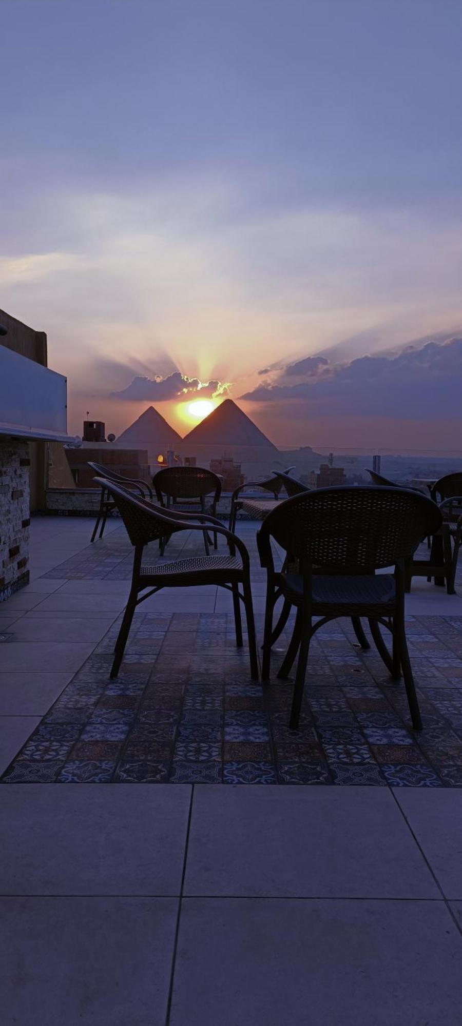 Отель Bedouin Pyramids View Kafrat al Jabal Экстерьер фото